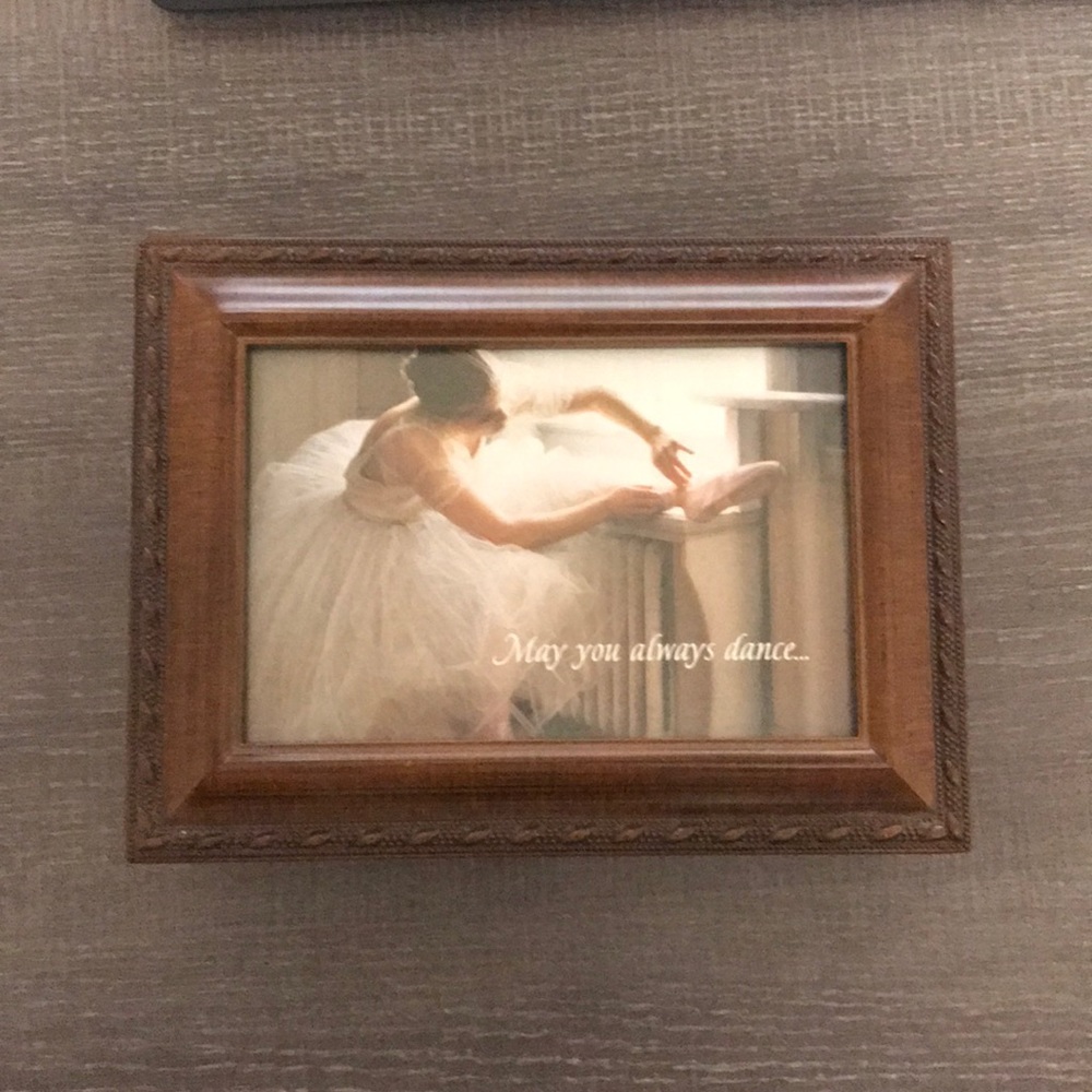 Jewelry Music Box  Player Dream Dancer